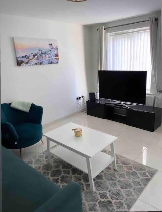 3 Stories, 5 Bedroom House In Prime Location With Balcony And Shared Garden Liverpool Exterior foto